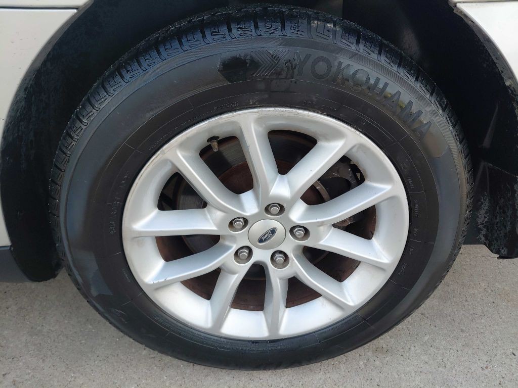 2014 Ford Taurus Image 25