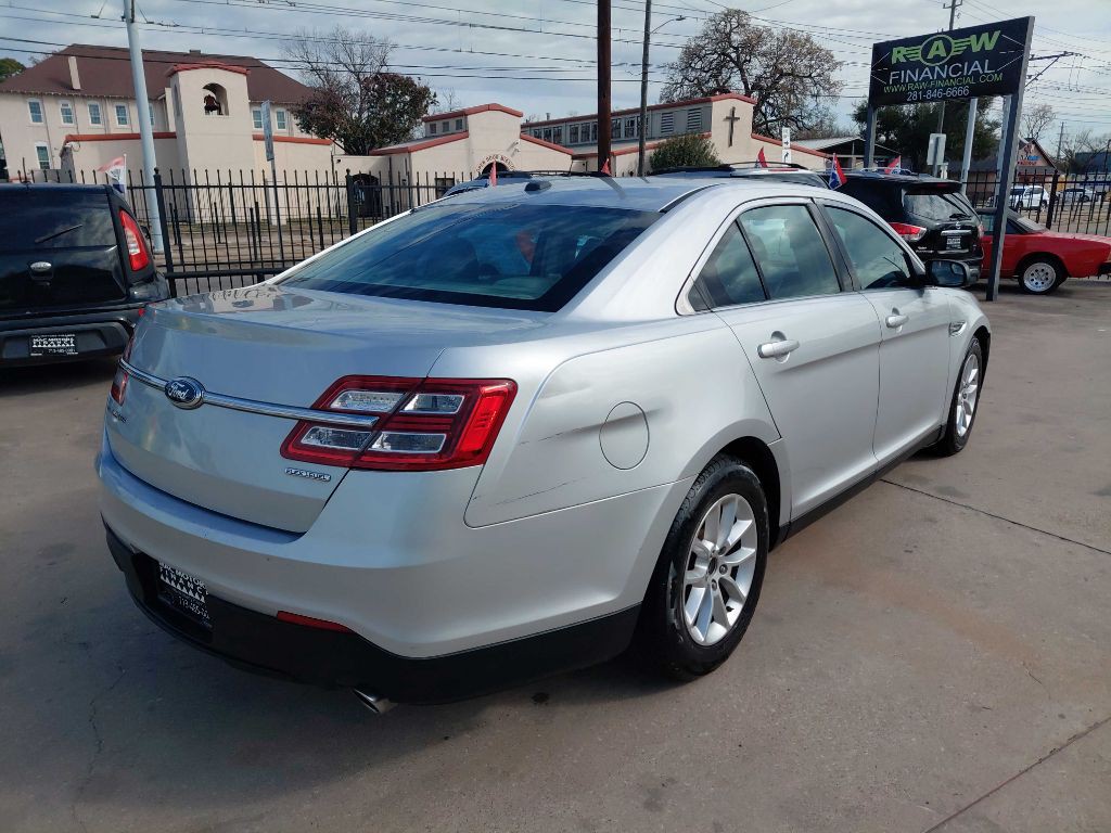 2014 Ford Taurus Image 2