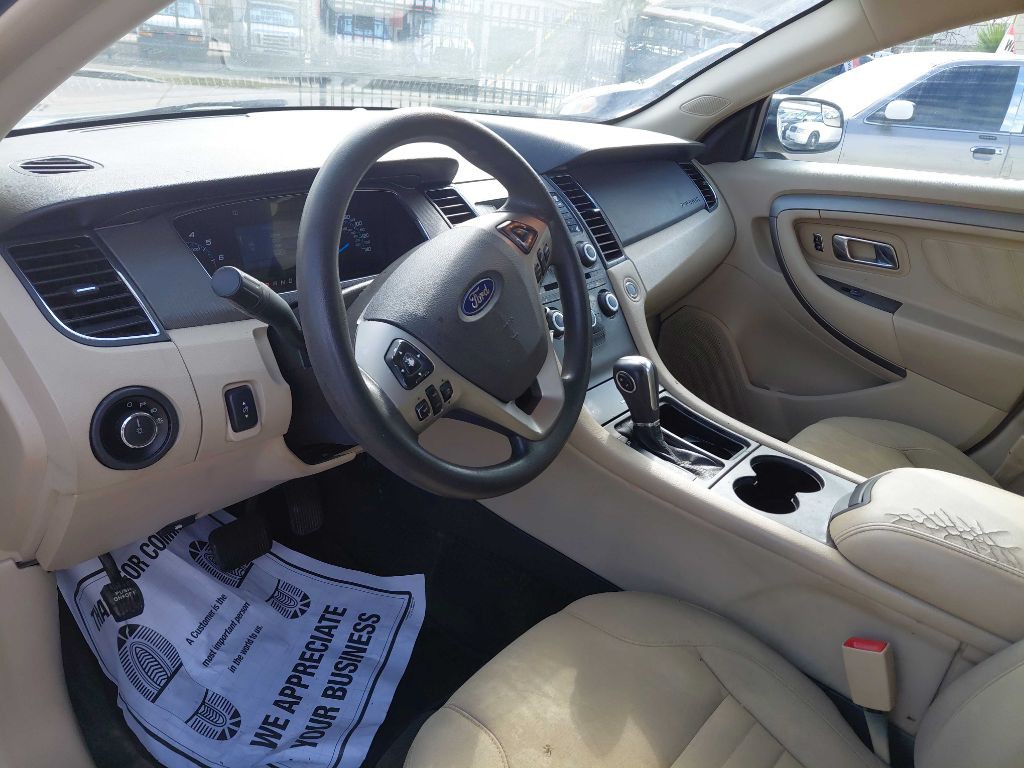 2014 Ford Taurus Image 9