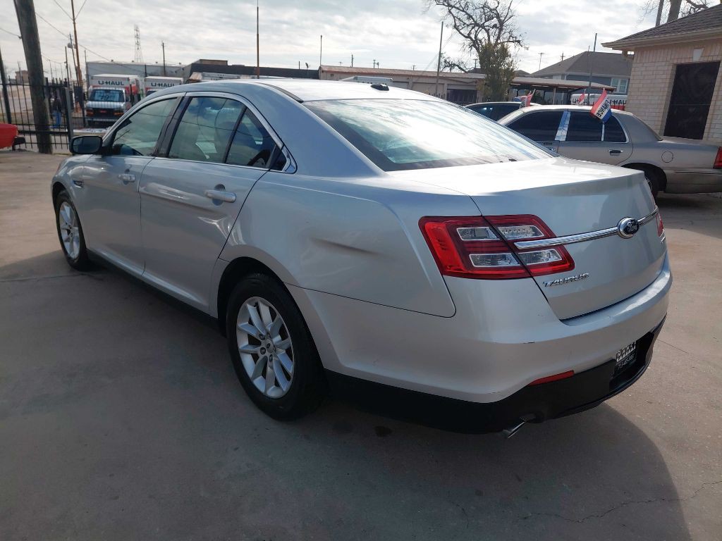 2014 Ford Taurus Image 20