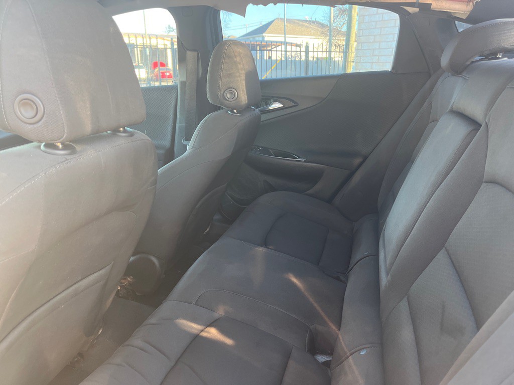 2017 Chevrolet Malibu Image 13