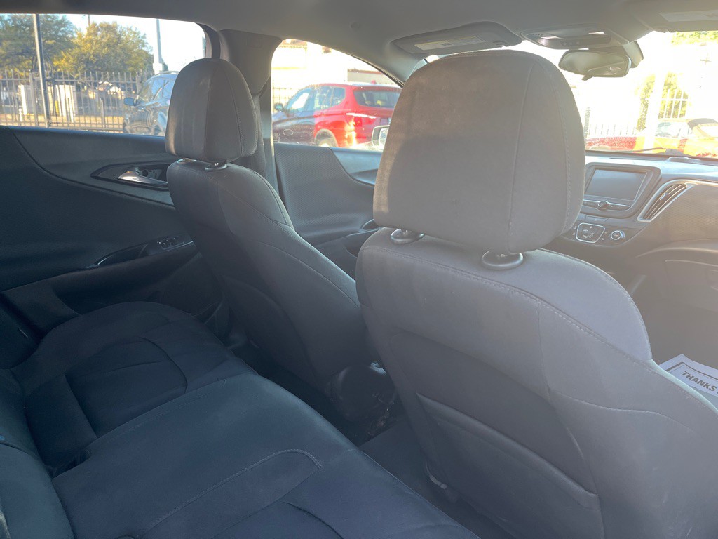 2017 Chevrolet Malibu Image 14