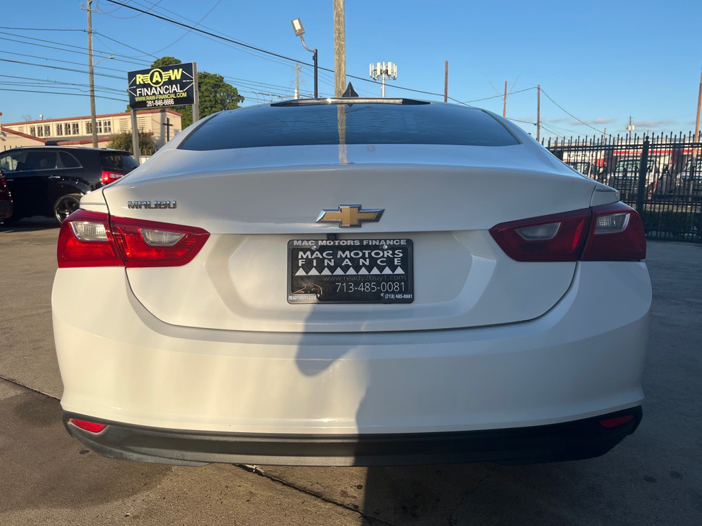 2017 Chevrolet Malibu Image 23