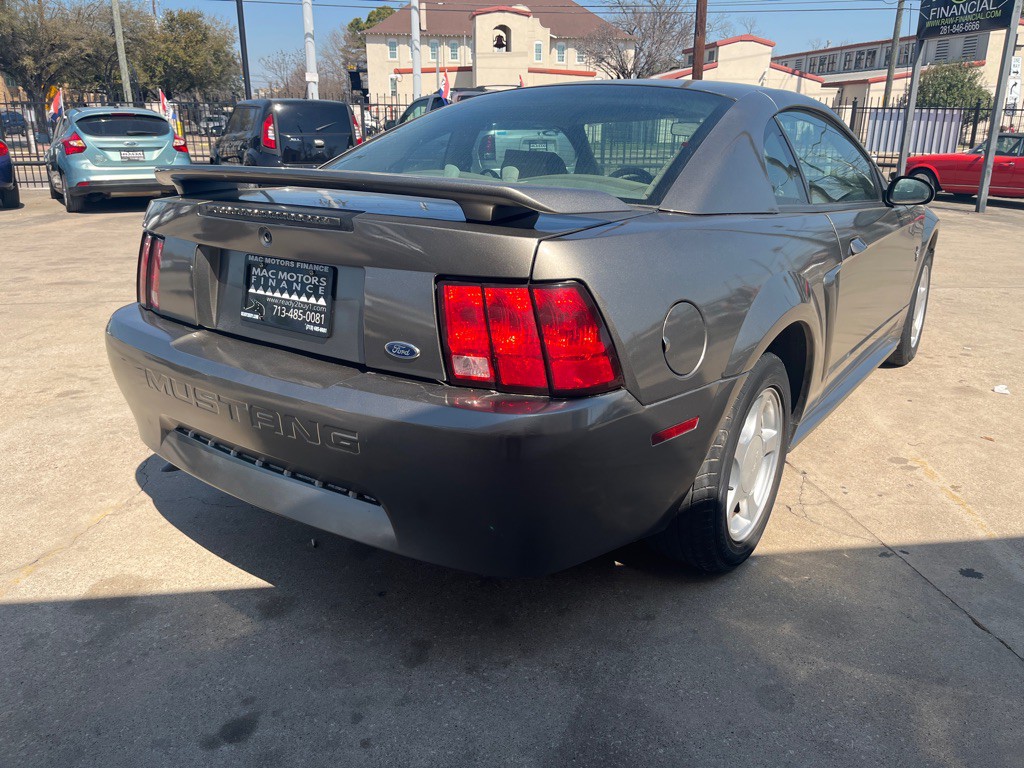 2002 Ford Mustang Image 4
