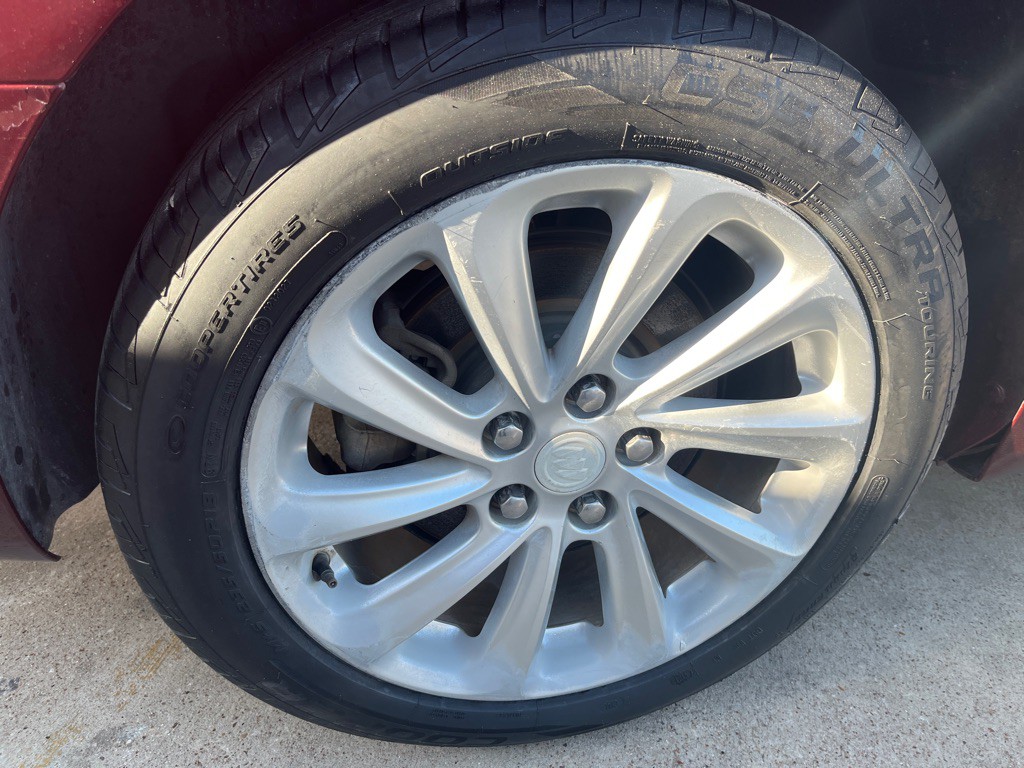 2015 Buick Lacrosse Image 25