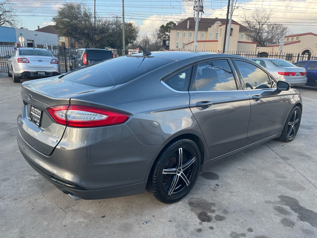 2013 Ford Fusion Image 8