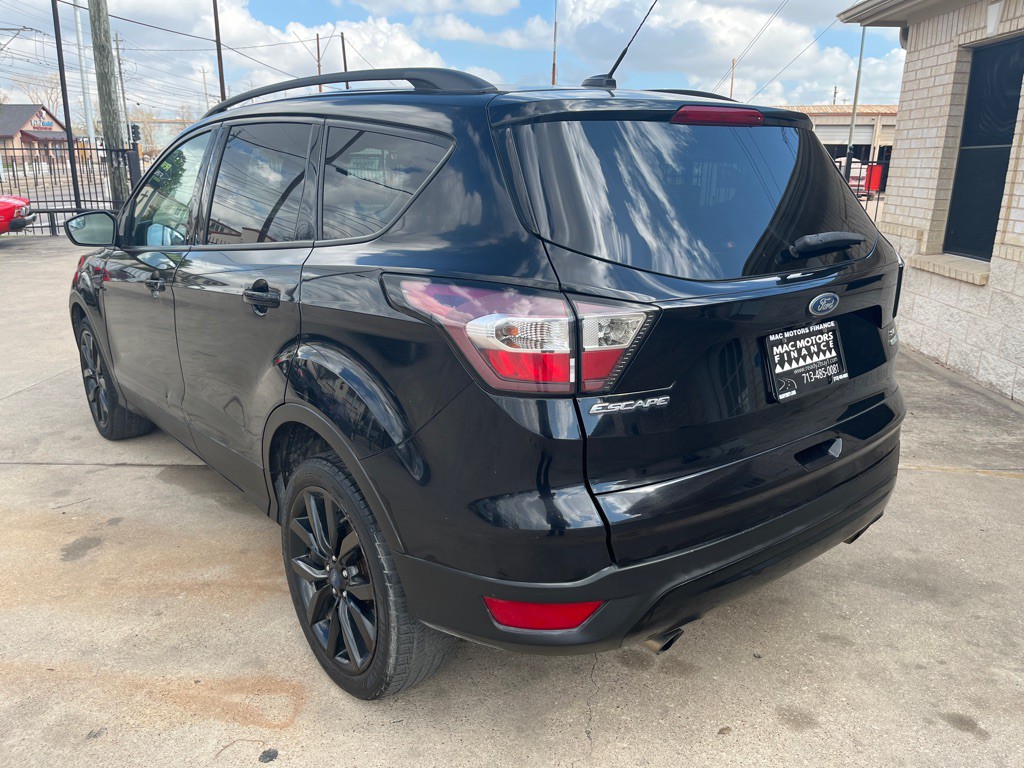 2017 Ford Escape Image 9