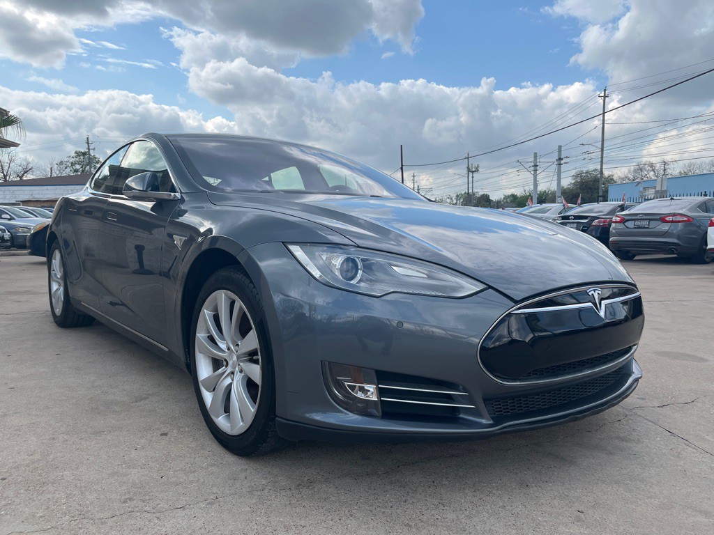 2013 Tesla Model S Image 1