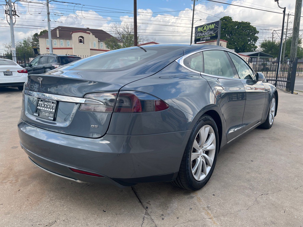 2013 Tesla Model S Image 4
