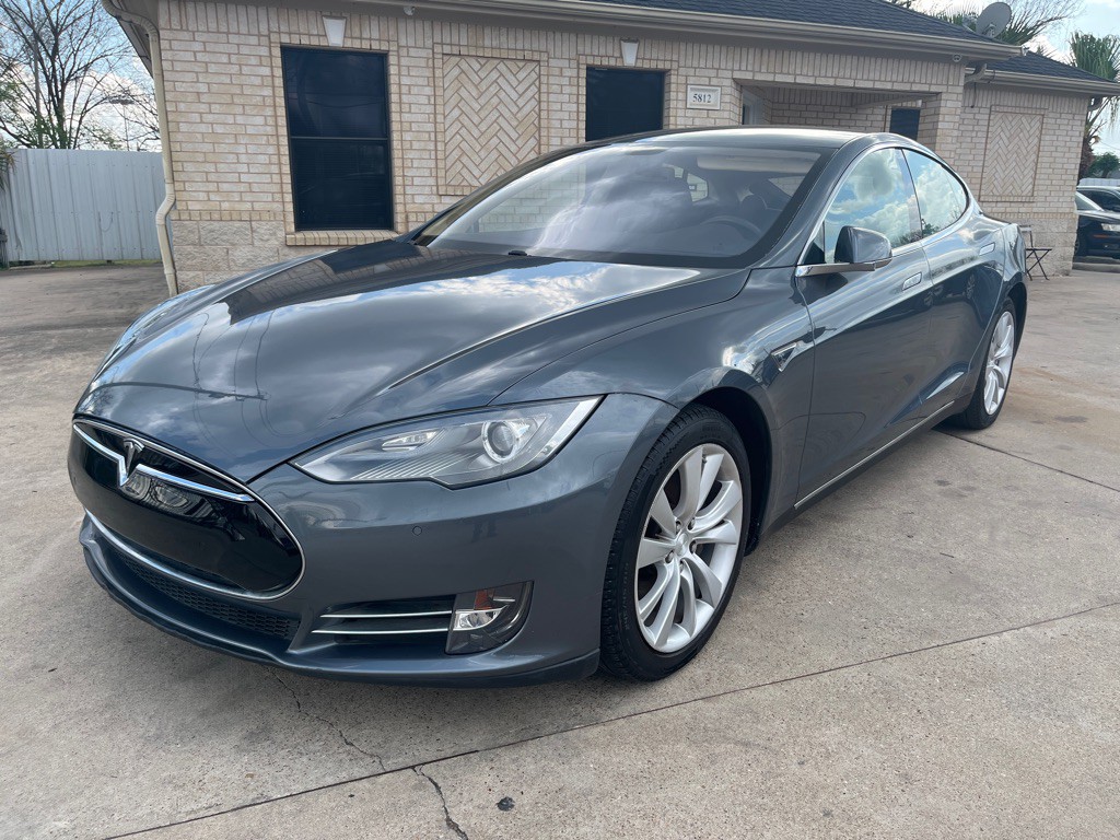 2013 Tesla Model S Image 8