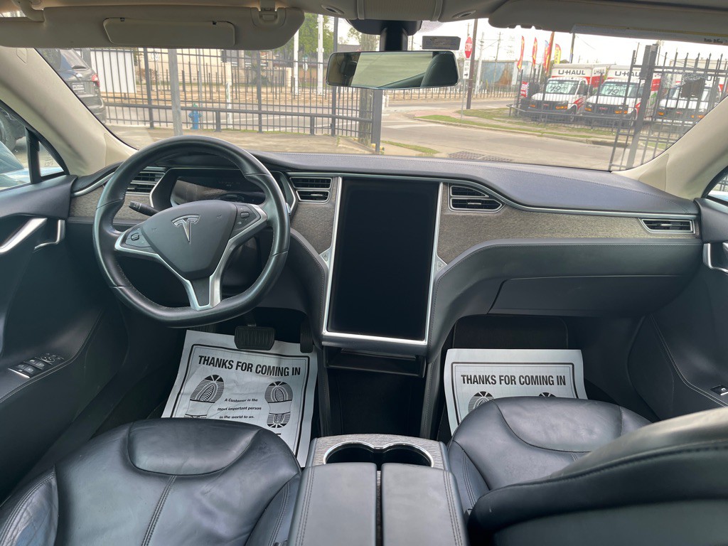 2013 Tesla Model S Image 18
