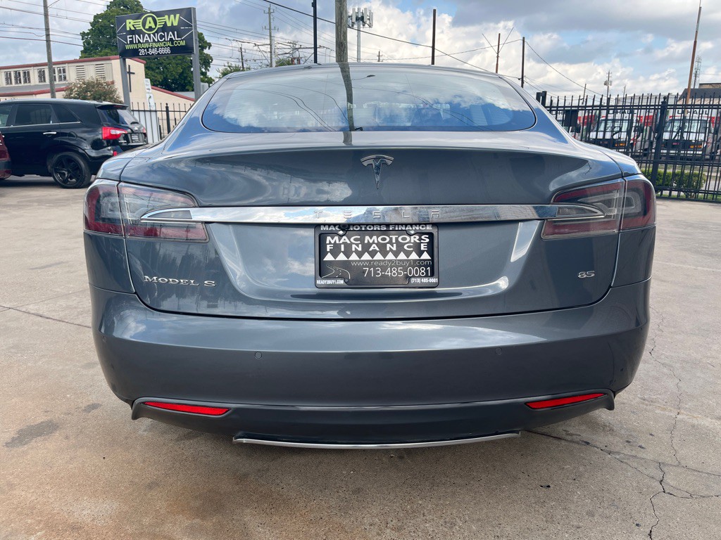 2013 Tesla Model S Image 19