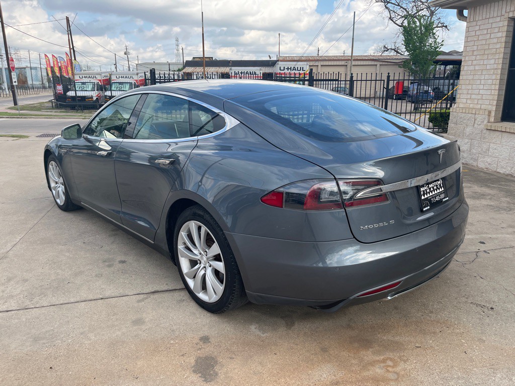 2013 Tesla Model S Image 20