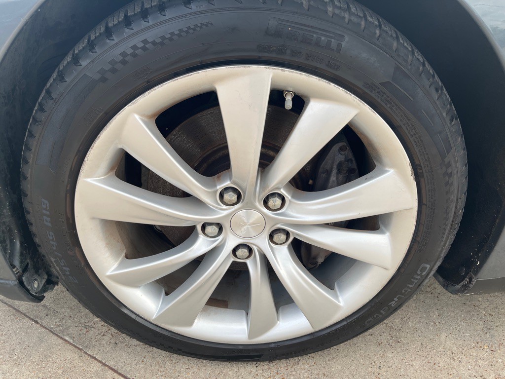 2013 Tesla Model S Image 26