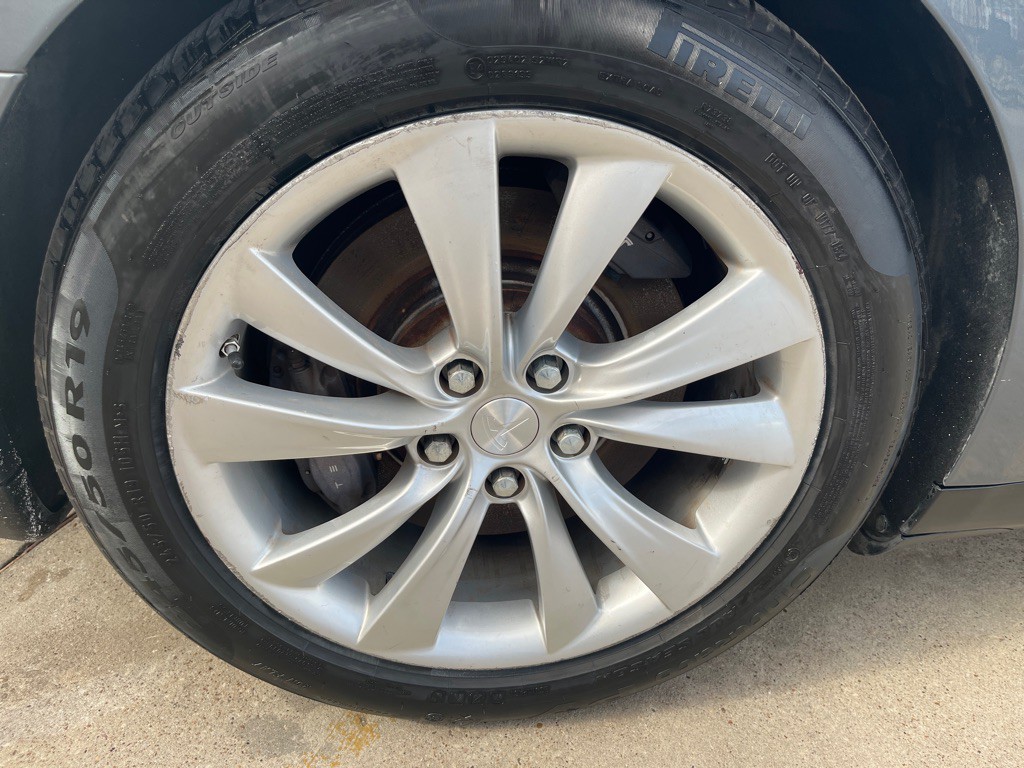 2013 Tesla Model S Image 28