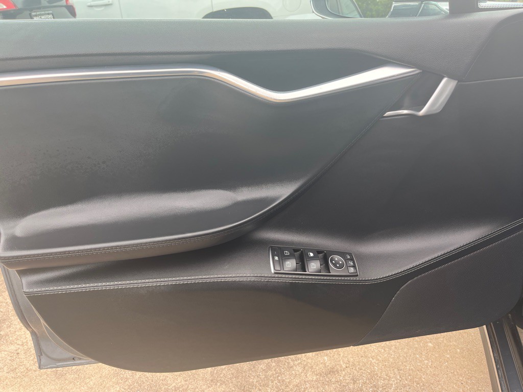 2013 Tesla Model S Image 12