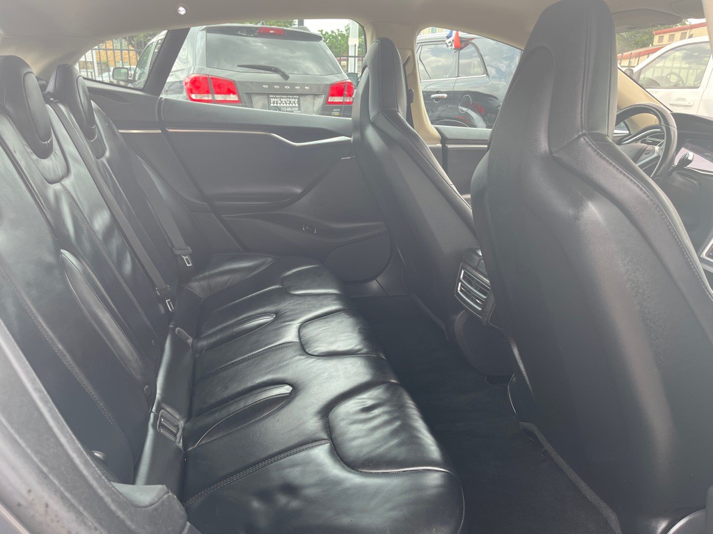 2013 Tesla Model S Image 16