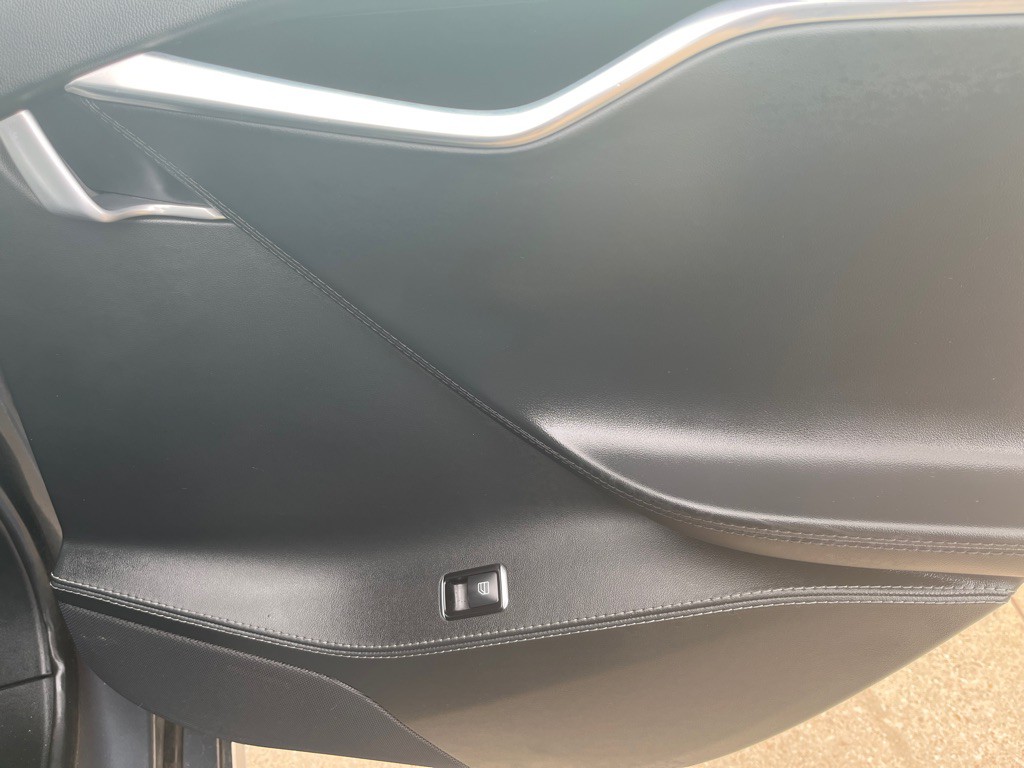 2013 Tesla Model S Image 17