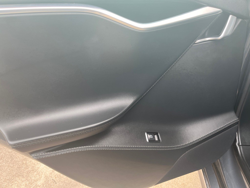 2013 Tesla Model S Image 19