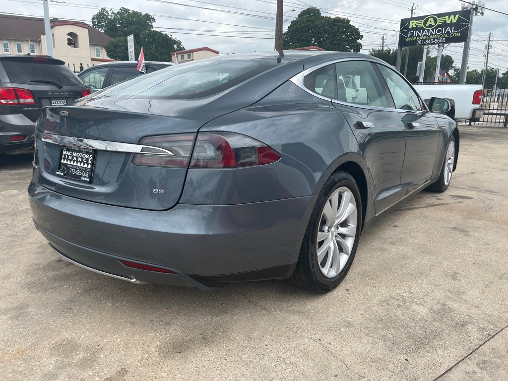 2013 Tesla Model S Image 36