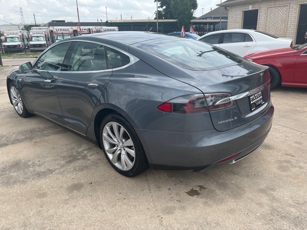 2013 Tesla Model S Image 38