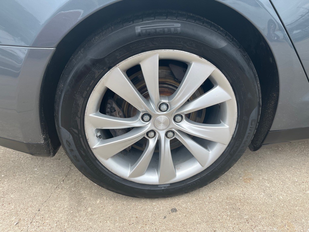 2013 Tesla Model S Image 42