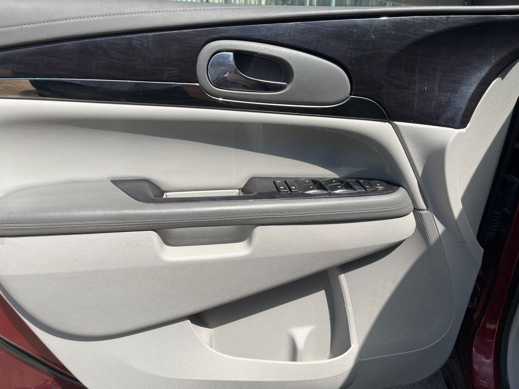 2016 Buick Enclave Image 12