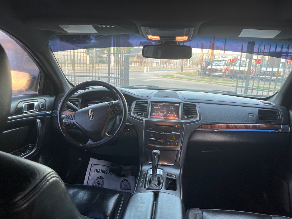 2013 Lincoln MKS Image 21