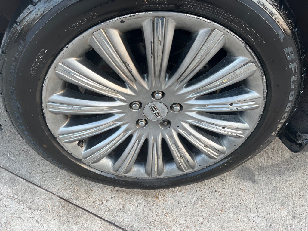 2013 Lincoln MKS Image 27