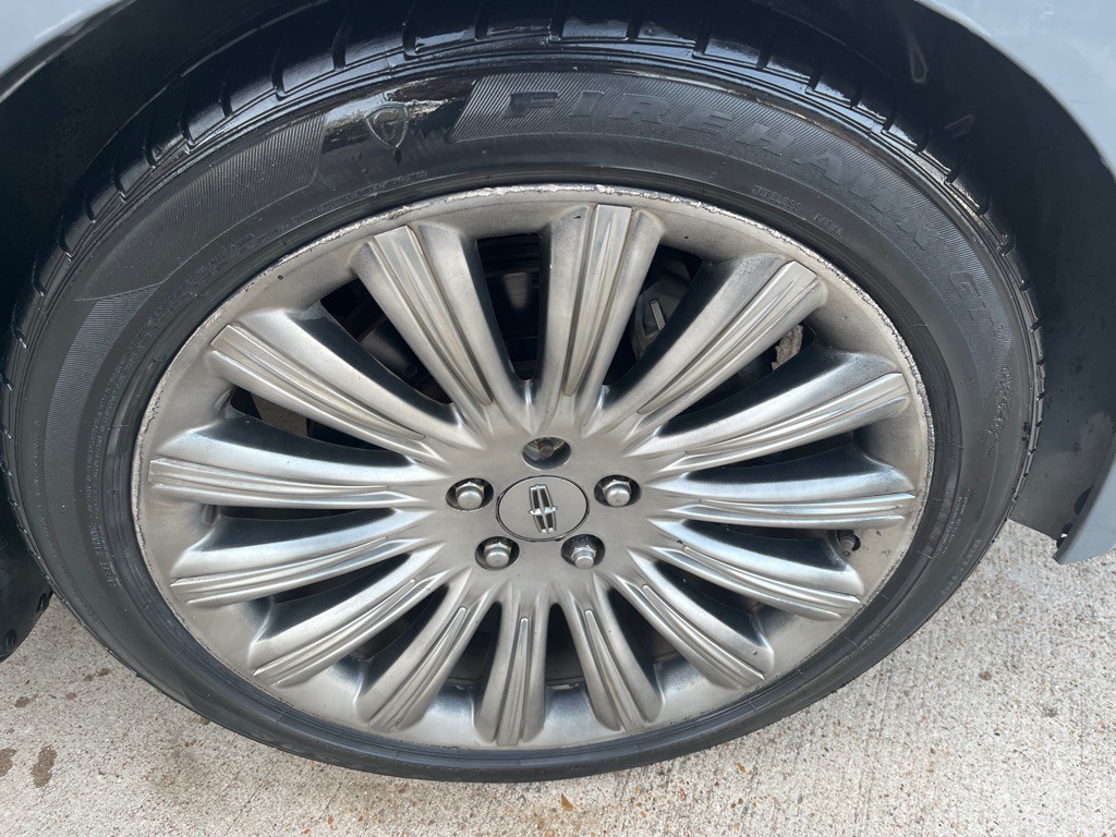 2013 Lincoln MKS Image 28