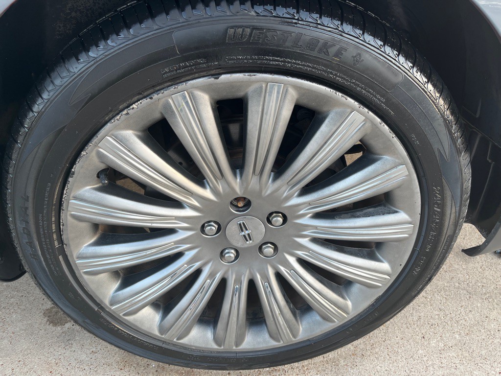 2013 Lincoln MKS Image 30