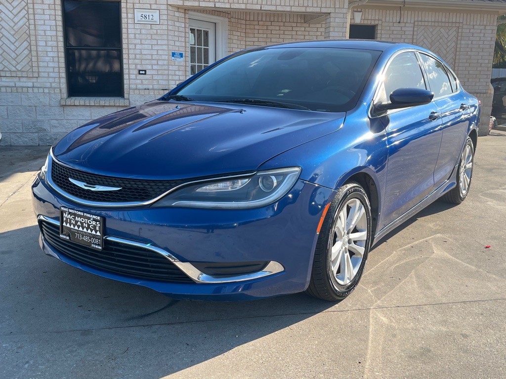 2016 Chrysler 200 Image 3
