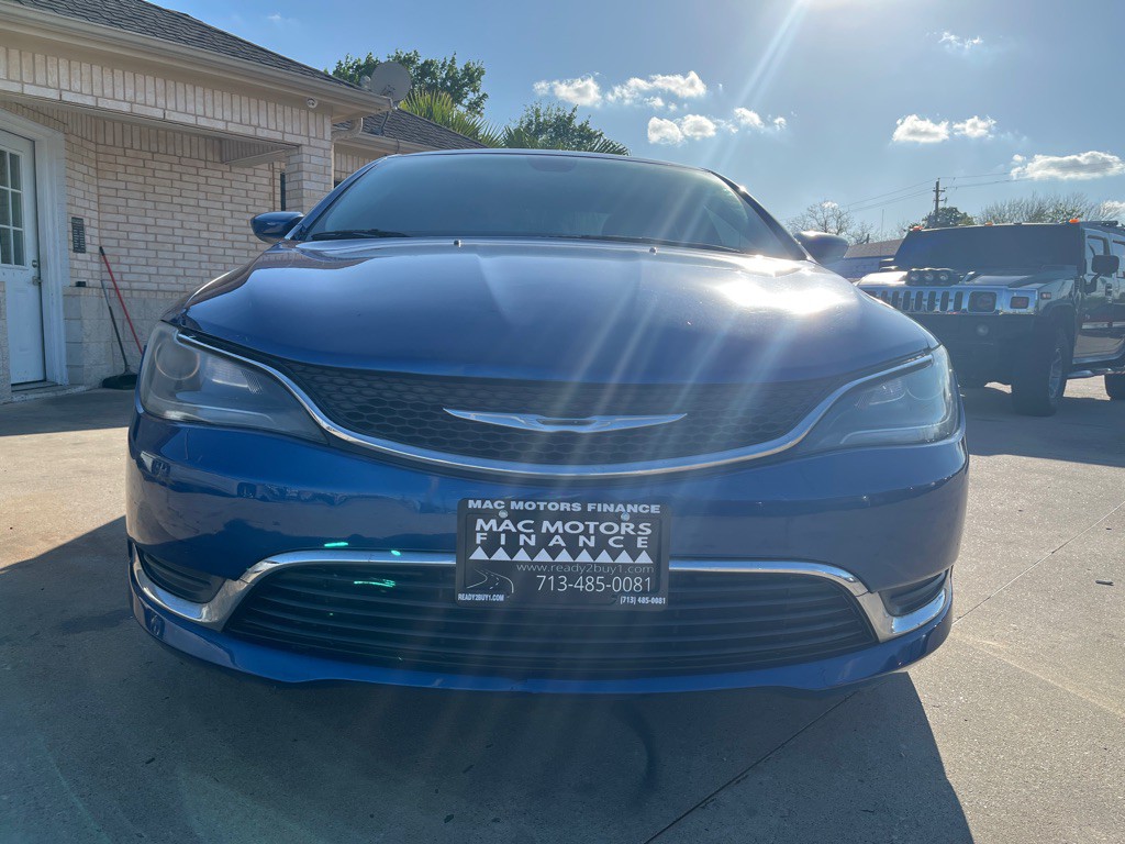 2016 Chrysler 200 Image 5