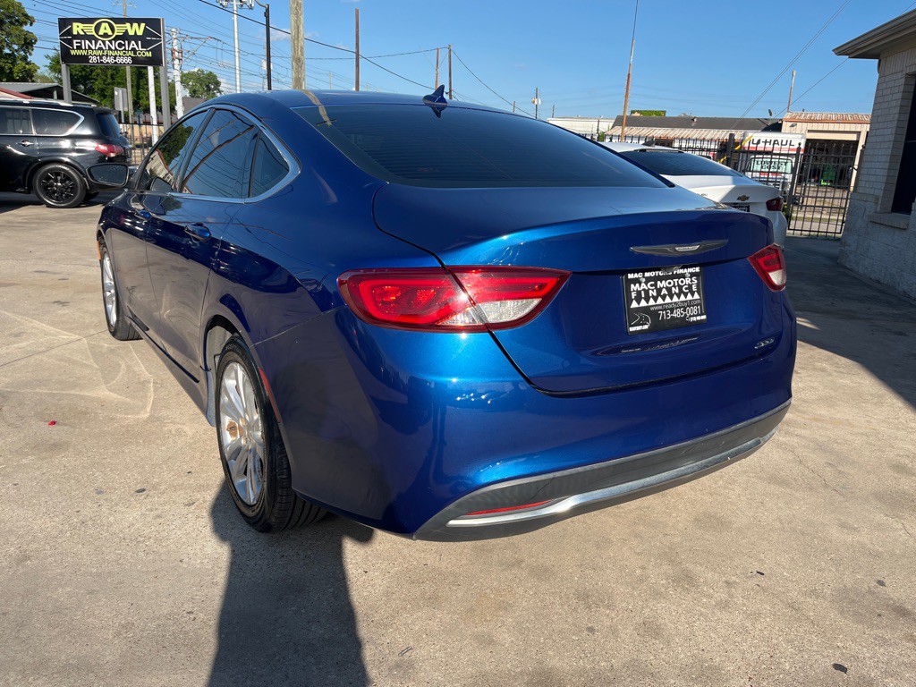 2016 Chrysler 200 Image 7