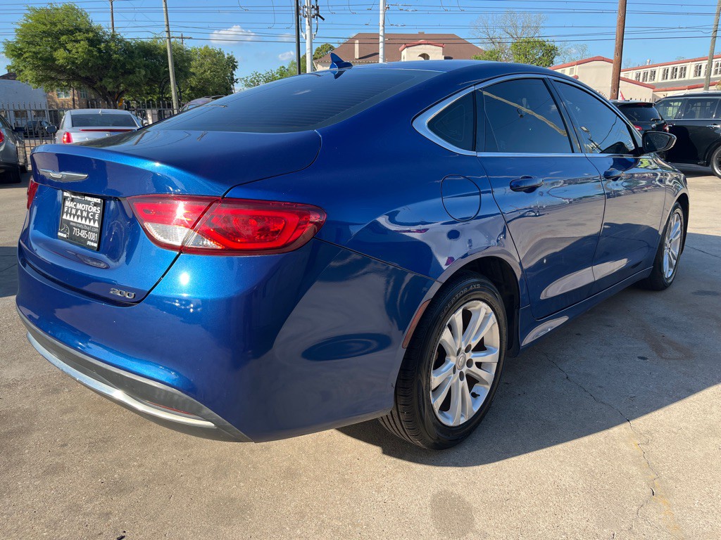 2016 Chrysler 200 Image 20