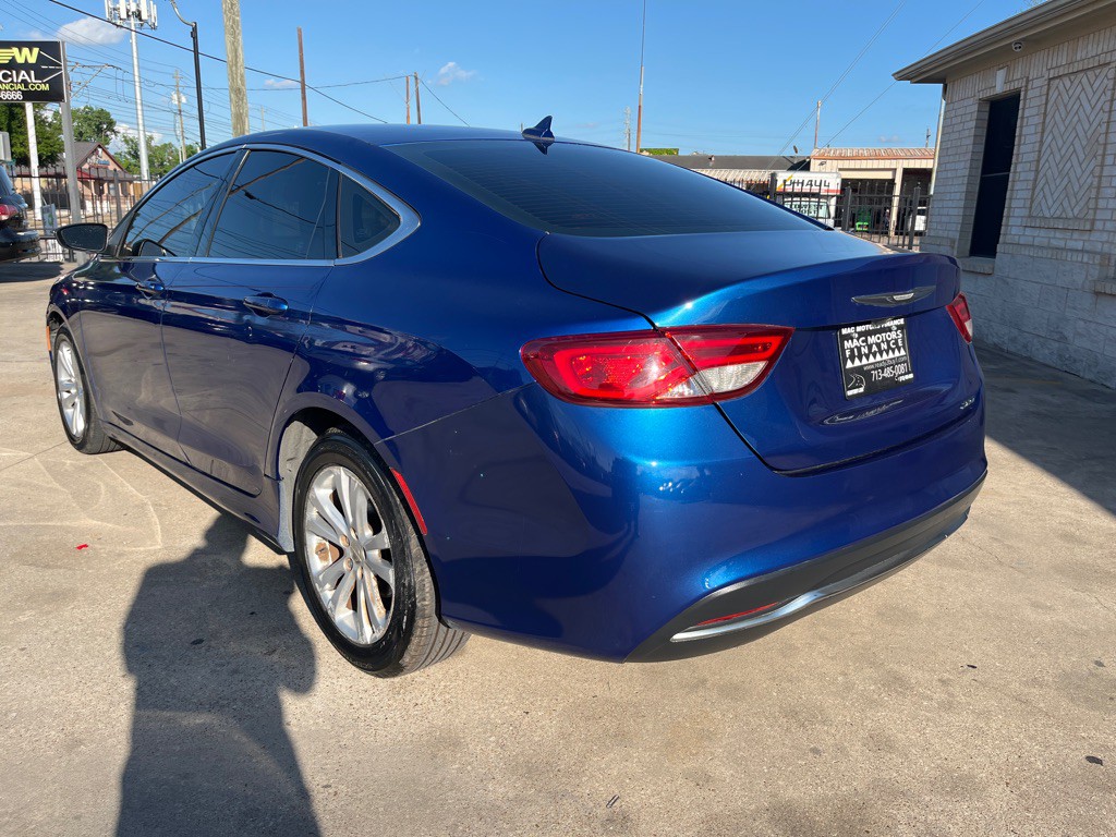 2016 Chrysler 200 Image 21