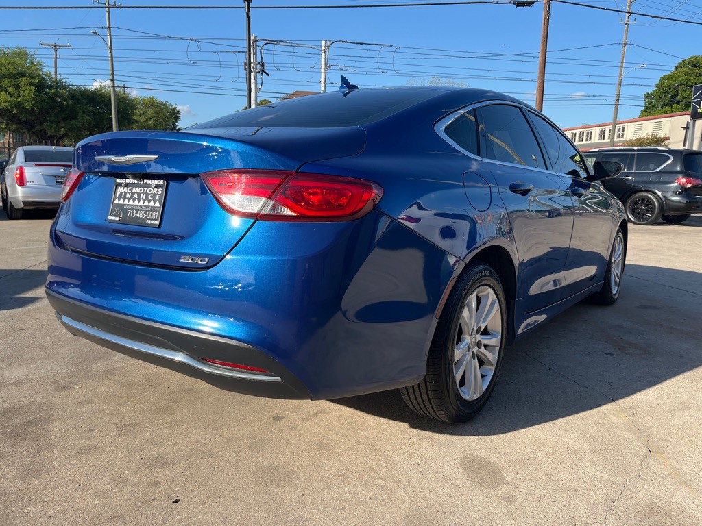 2016 Chrysler 200 Image 24