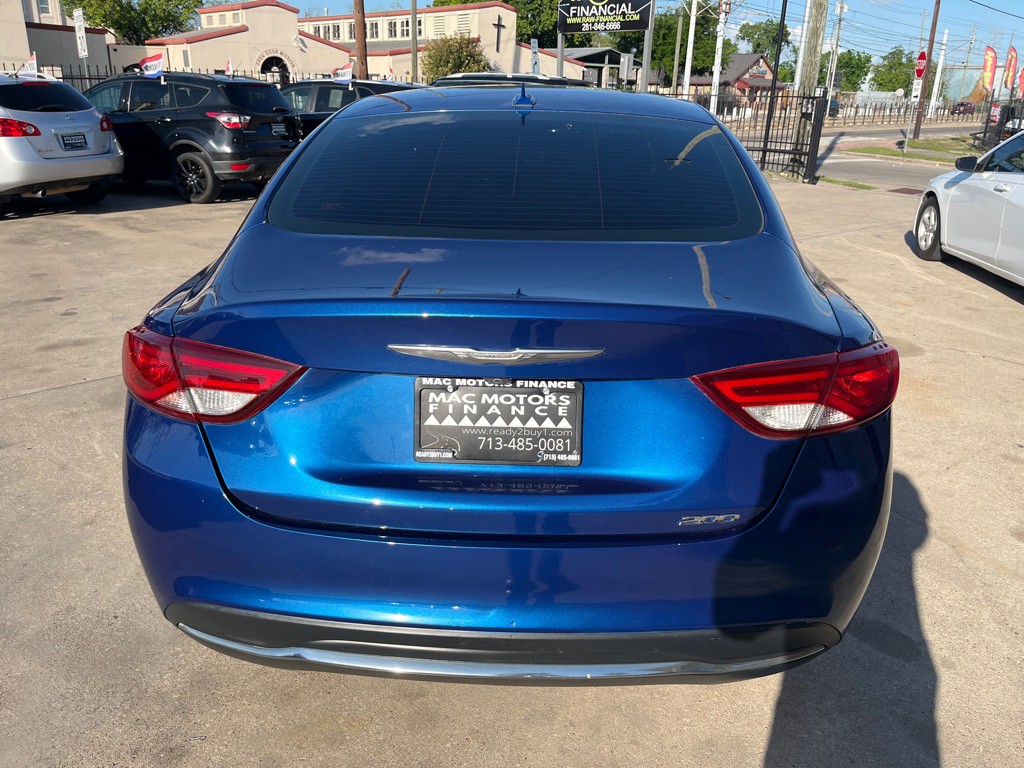 2016 Chrysler 200 Image 33