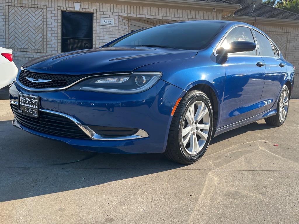 2016 Chrysler 200 Image 38