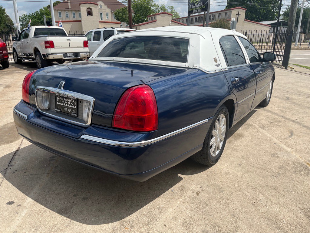 2008 Lincoln Town Car Image 4