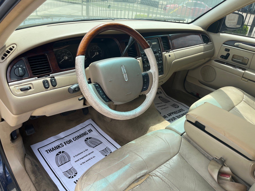 2008 Lincoln Town Car Image 11