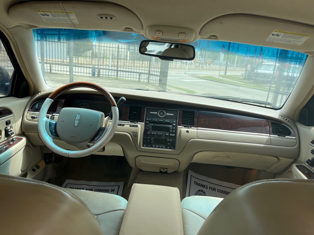 2008 Lincoln Town Car Image 15