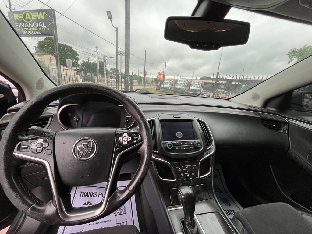 2015 Buick Lacrosse Image 9