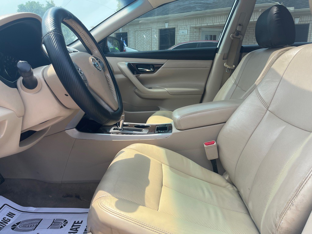 2014 Nissan Altima Image 8