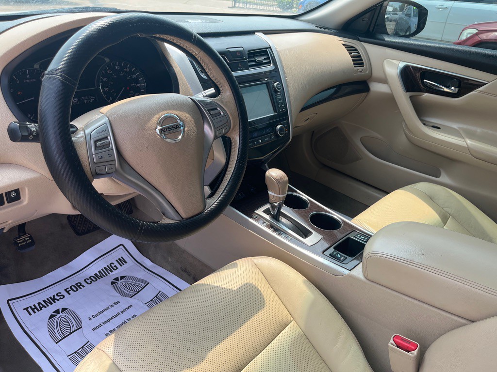2014 Nissan Altima Image 9