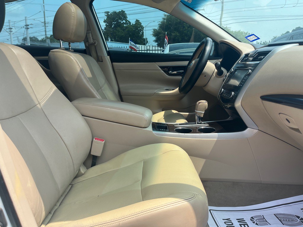 2014 Nissan Altima Image 17