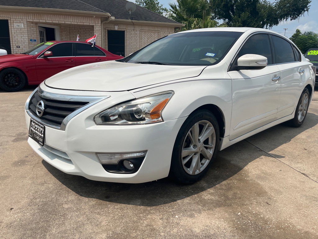 2014 Nissan Altima Image 25