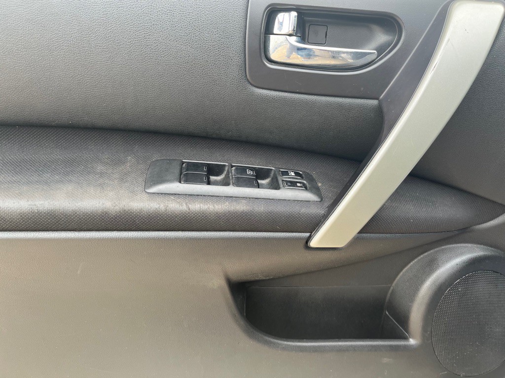 2010 Nissan Rogue Image 33