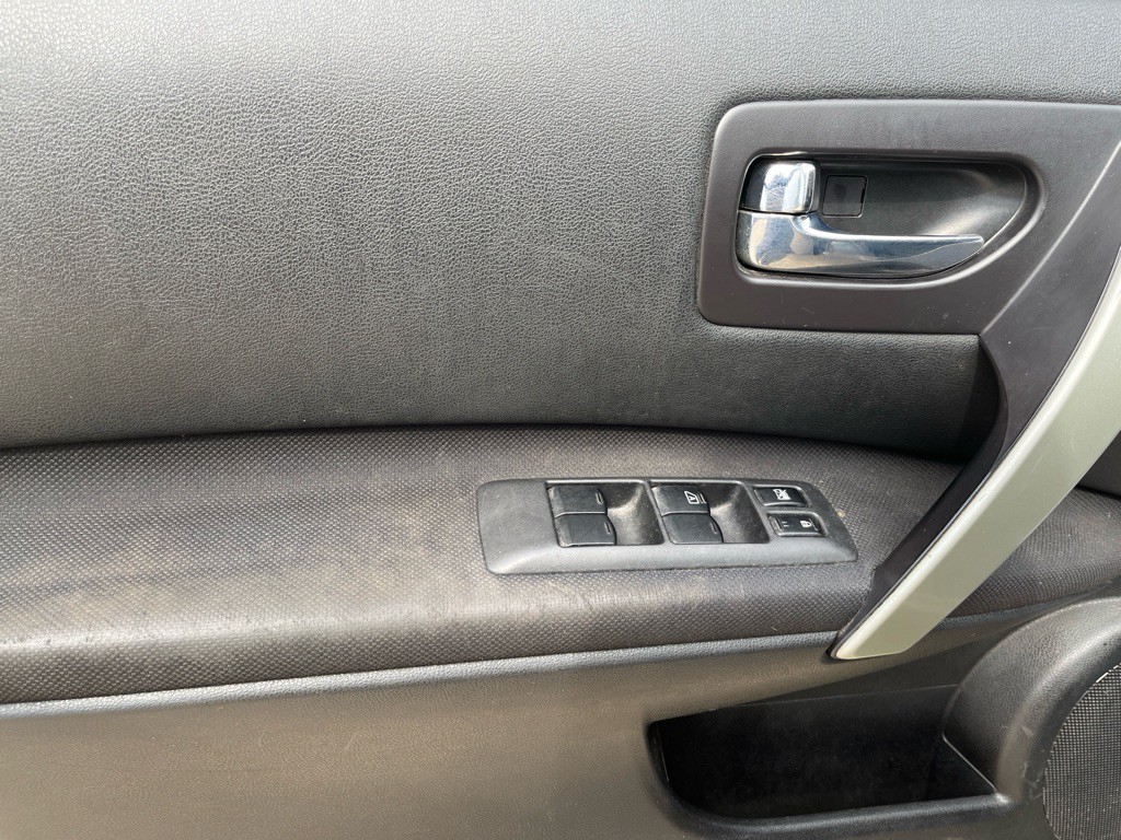 2010 Nissan Rogue Image 9