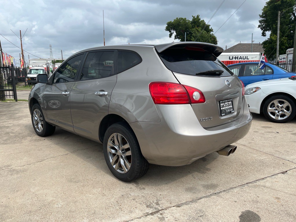 2010 Nissan Rogue Image 2